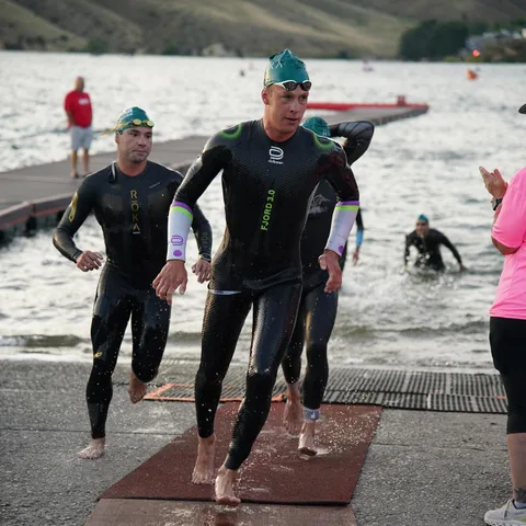 Joshua Berles coming out of the swim with the front pack at IRONMAN 70.3 Boise 2025